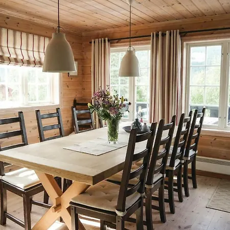 Three-bedroom Holiday In بيت للعطل